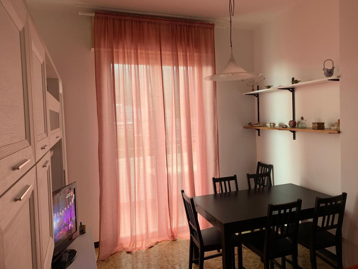 Casa Bianca 6 - Confortevole In Centro A モネーリア エクステリア 写真