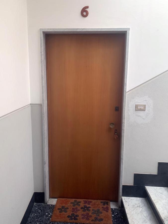 Casa Bianca 6 - Confortevole In Centro A モネーリア エクステリア 写真