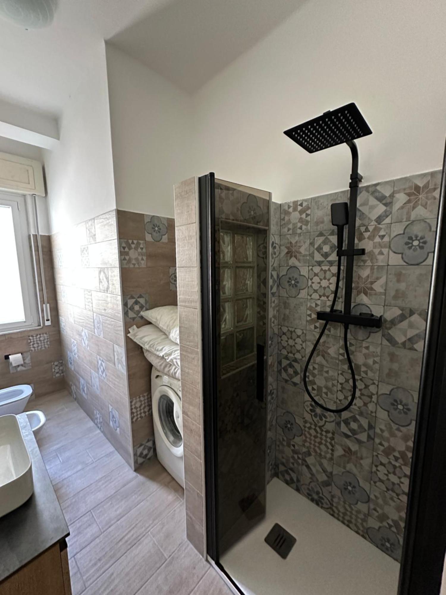 Casa Bianca 6 - Confortevole In Centro A モネーリア エクステリア 写真